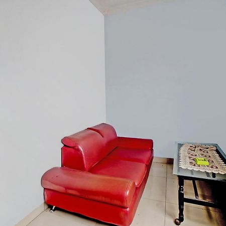 Oyo 90922 Gurusinga Guesthouse Medan Buitenkant foto