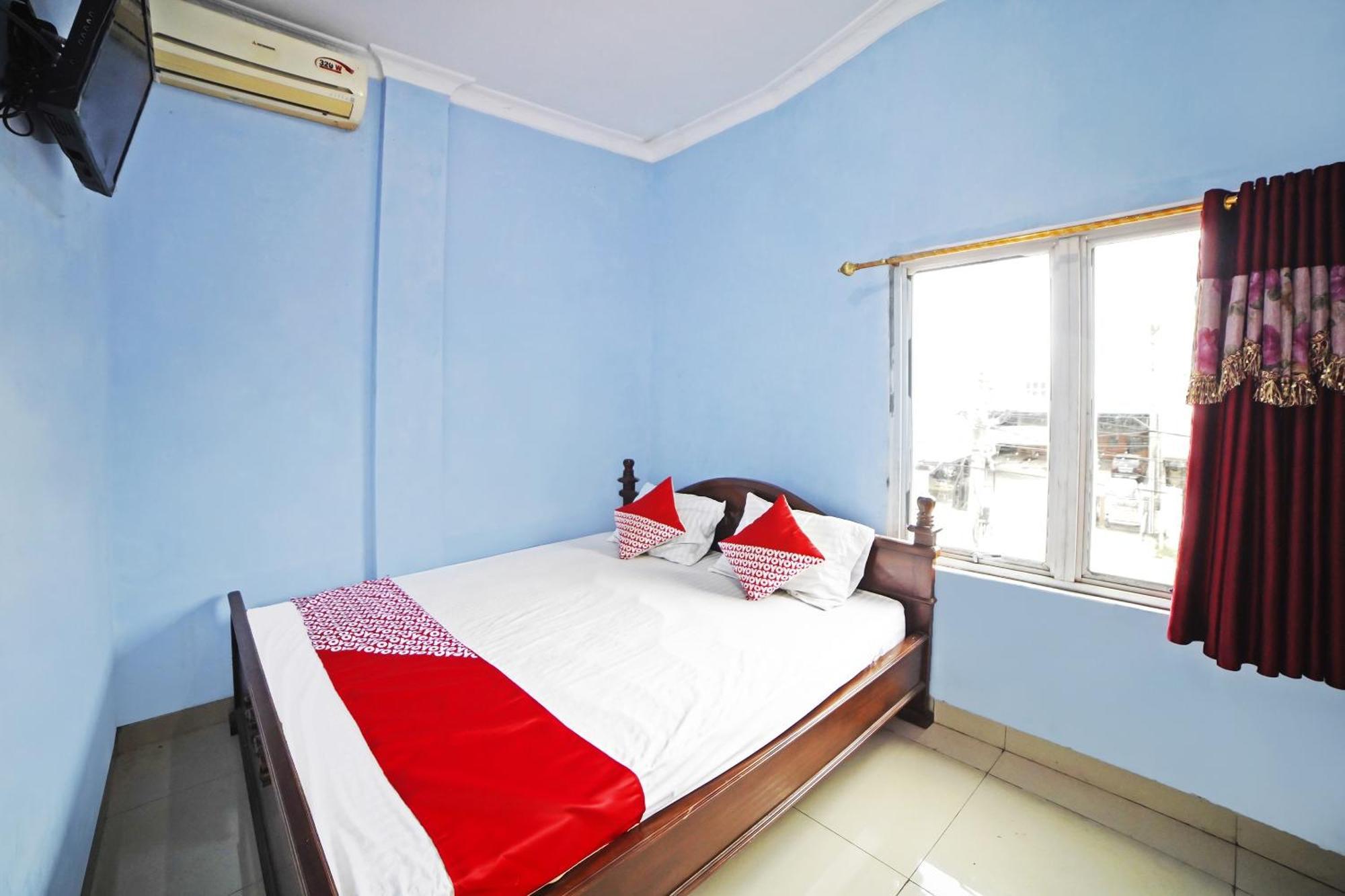 Oyo 90922 Gurusinga Guesthouse Medan Buitenkant foto