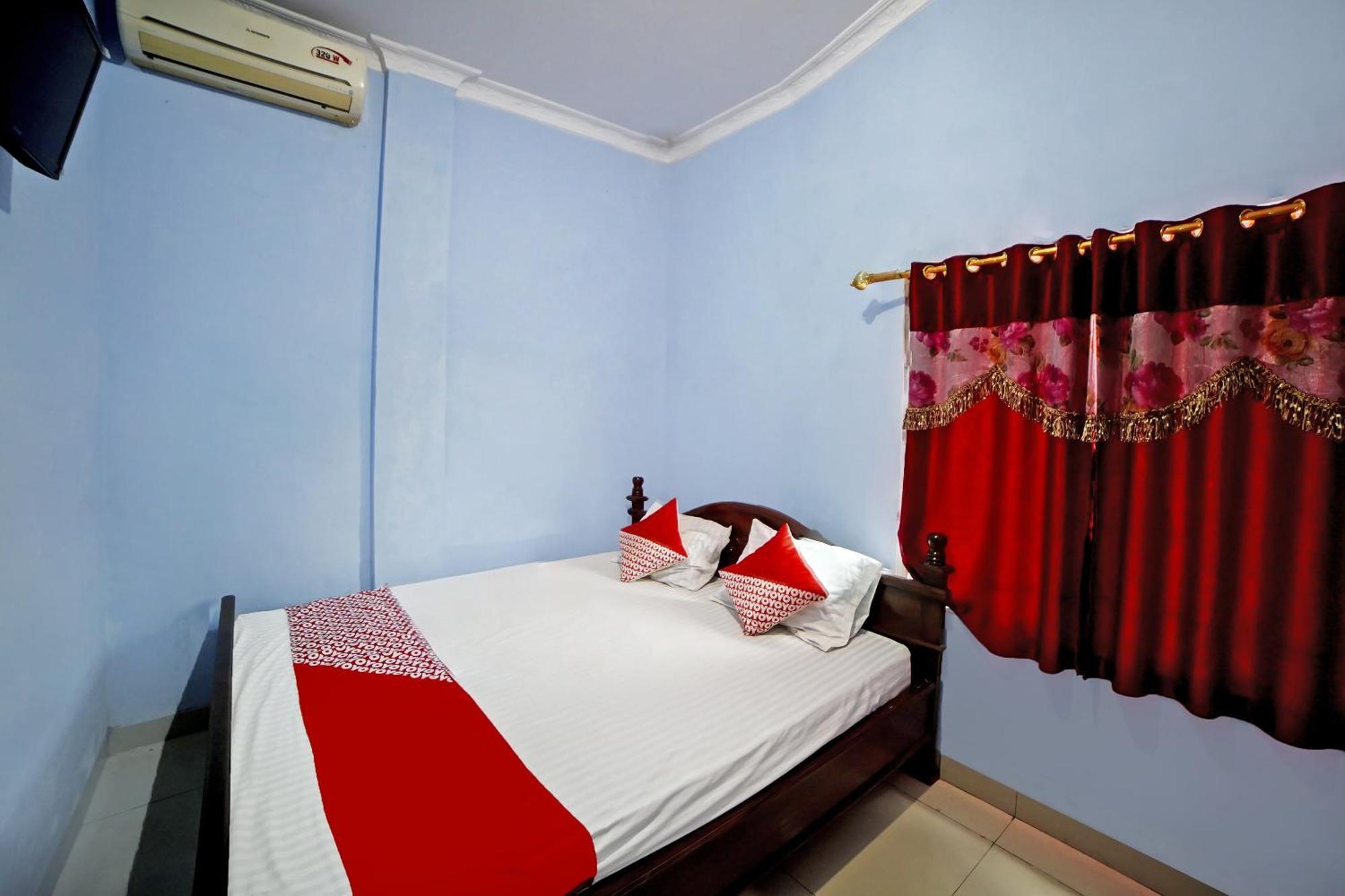 Oyo 90922 Gurusinga Guesthouse Medan Buitenkant foto